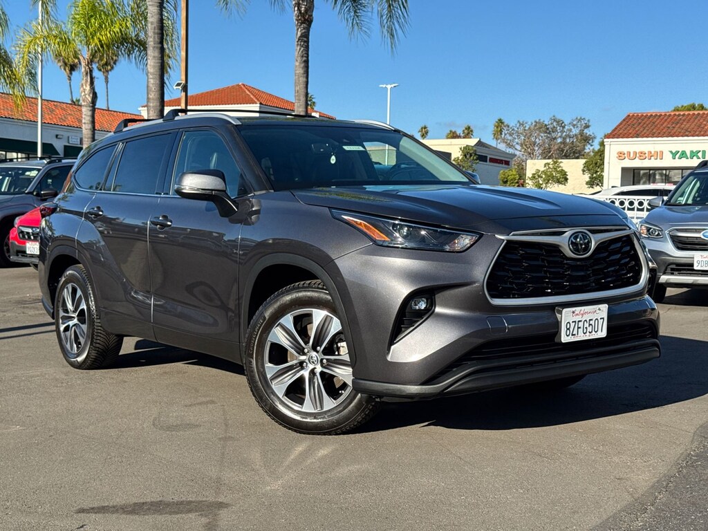Used 2022 Toyota Highlander XLE SUV