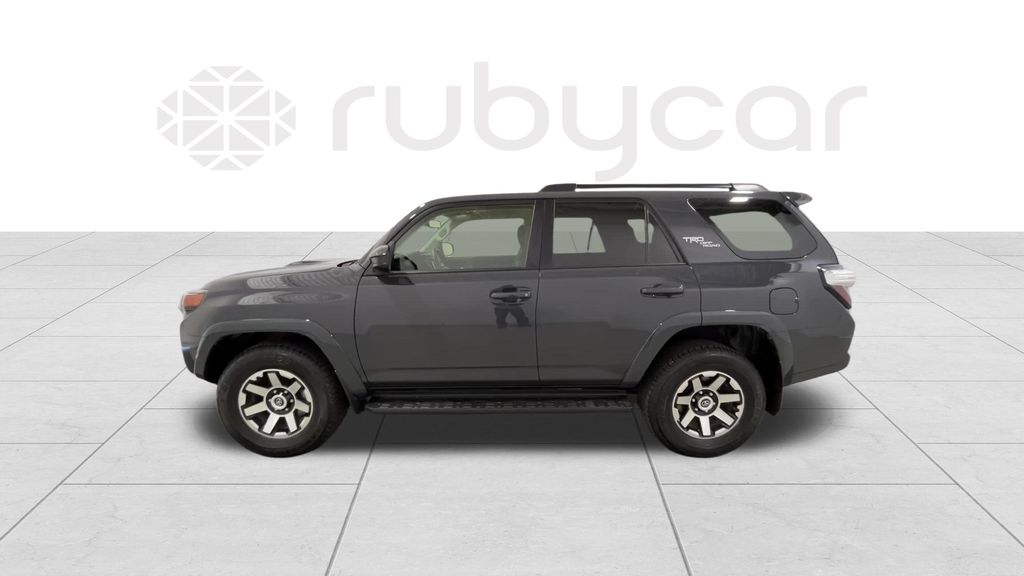 2024 Toyota 4Runner TRD Off-Road photo 2