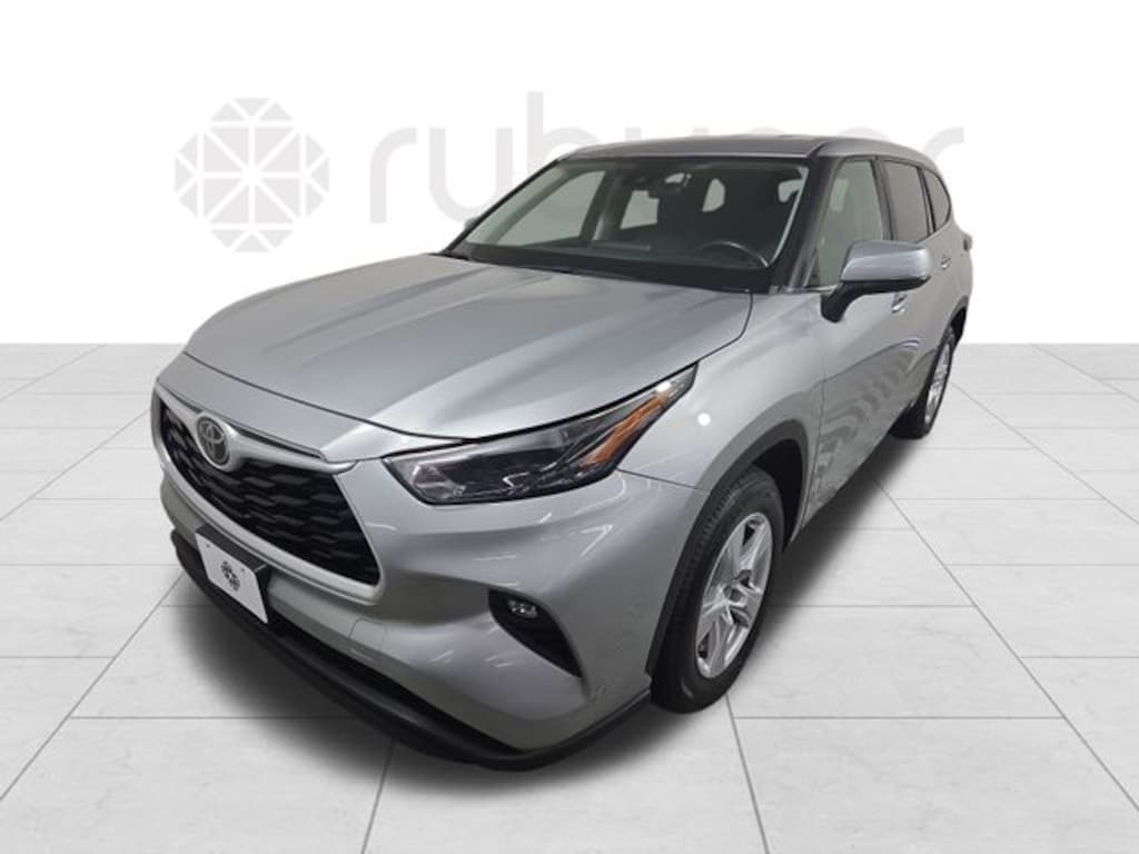 Used 2024 Toyota Highlander LE SUV