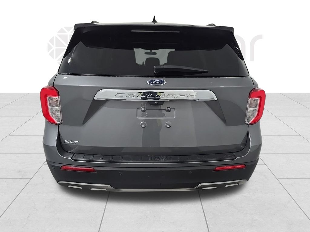 2023 Ford Explorer XLT photo 3