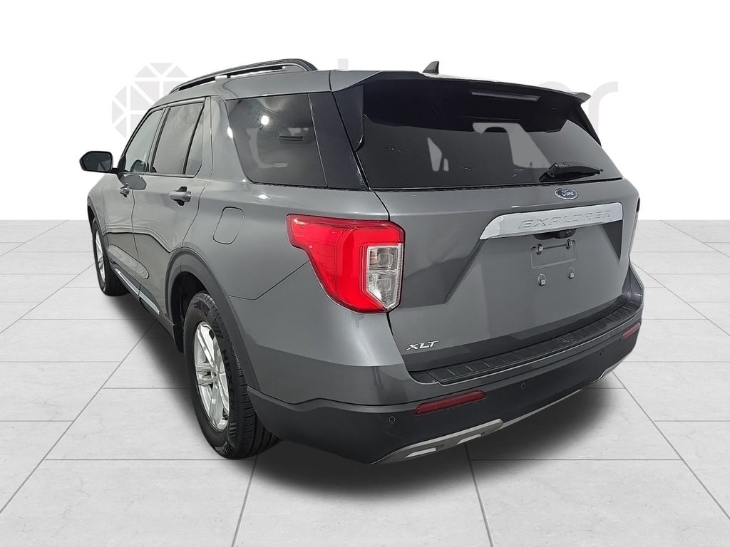 2023 Ford Explorer XLT photo 2