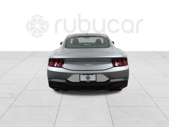 2024 Ford Mustang photo 4