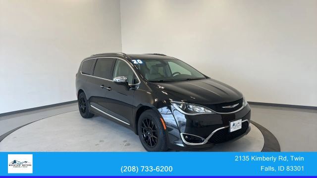 2020 Chrysler Pacifica Limited's photo