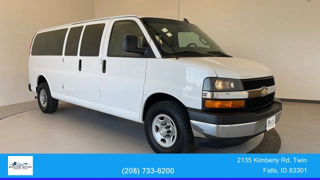 2019 Chevrolet Express Passenger LS's photo