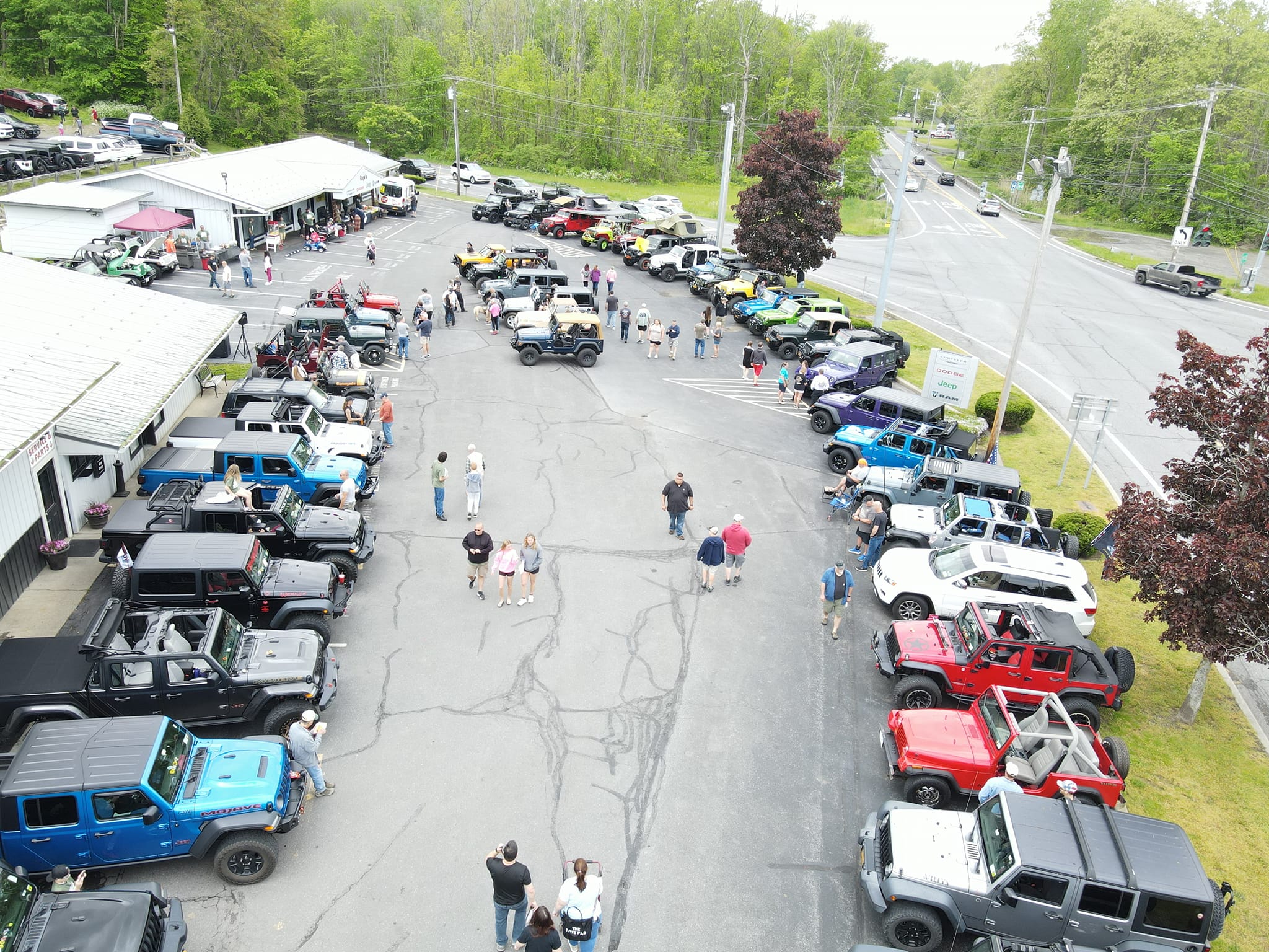 Jeep Wrangler Go Topless Day at Ruges Jeep Event Highlights