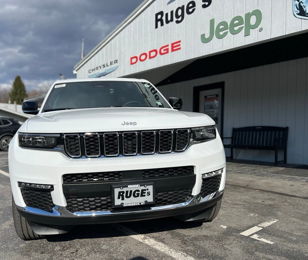 2025 Jeep Grand Cherokee Limited photo 2