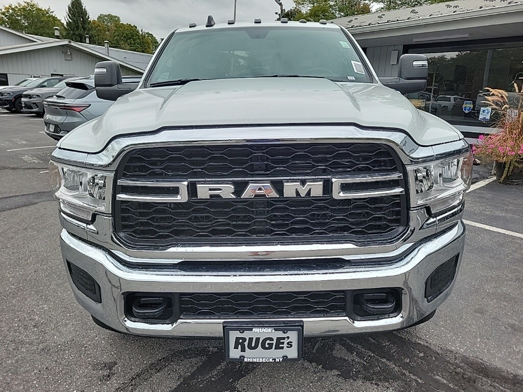 2024 Ram 2500 Tradesman photo 2