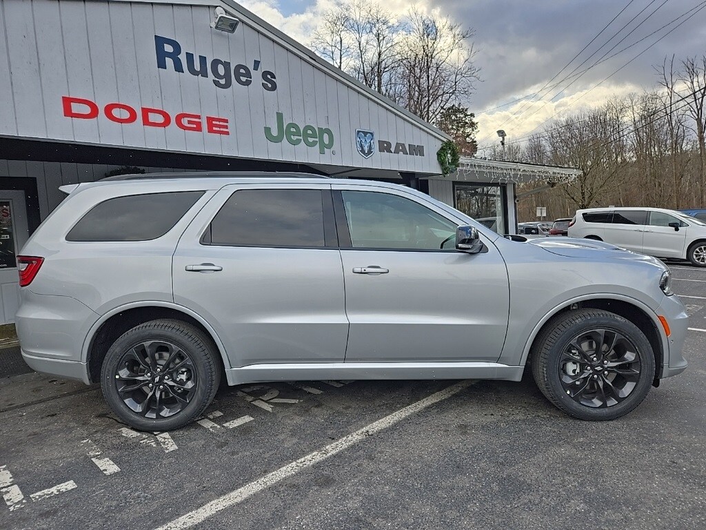 2025 Dodge Durango GT Plus photo 3