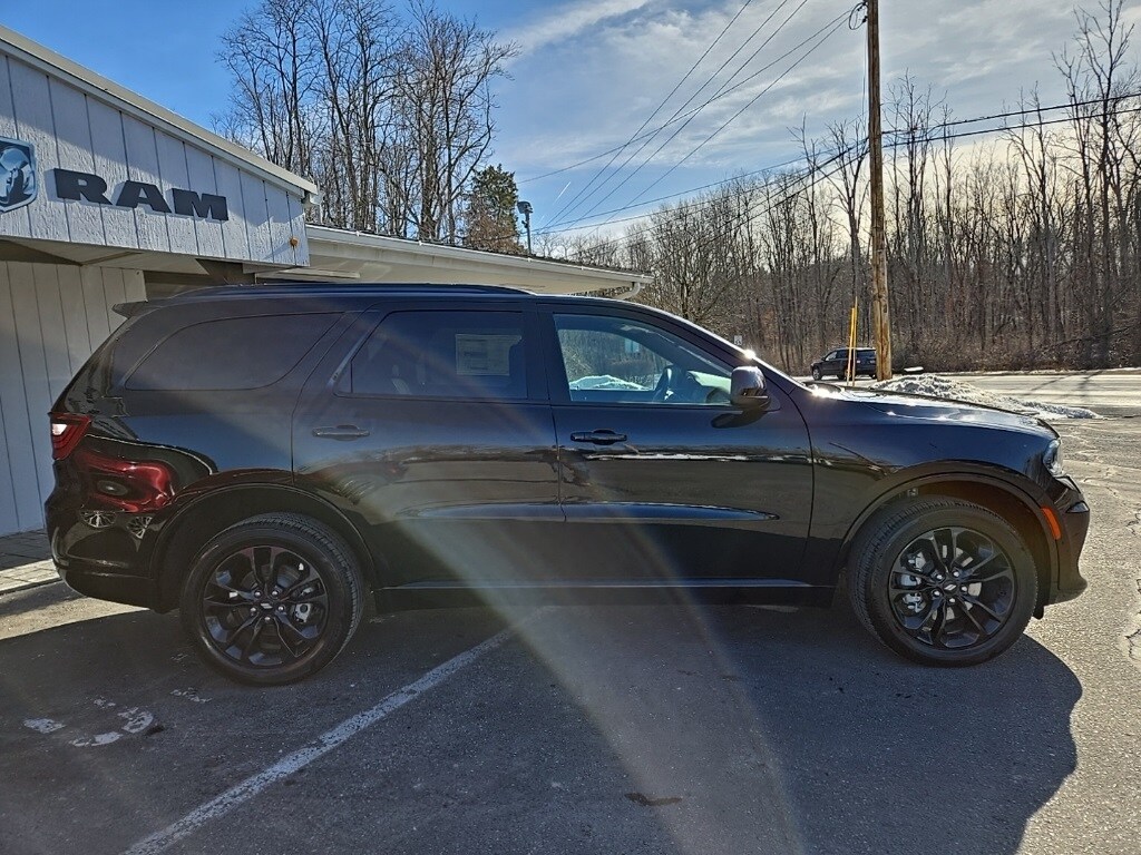 2025 Dodge Durango GT photo 3