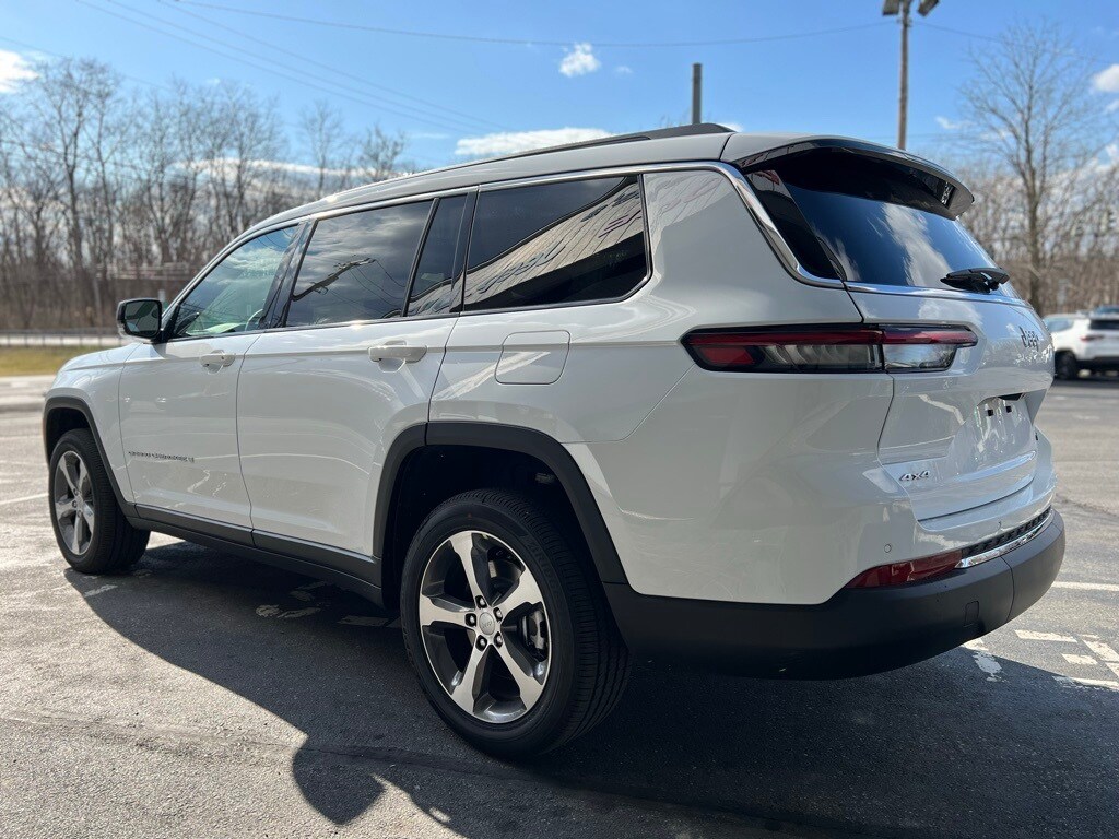 2025 Jeep Grand Cherokee Limited photo 4