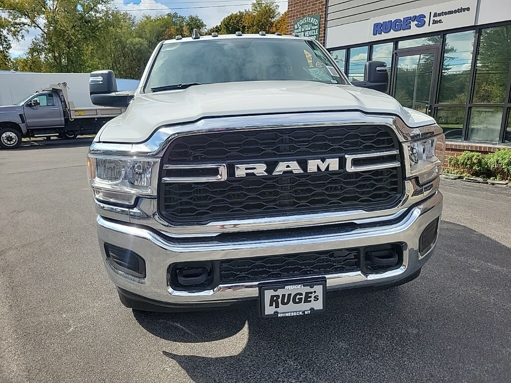 2024 Ram 3500 Tradesman photo 2