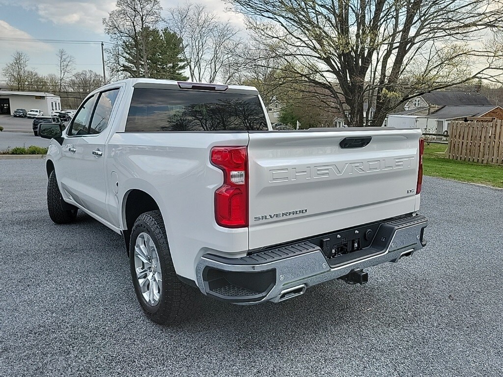 2025 Chevrolet Silverado 1500 LTZ photo 2