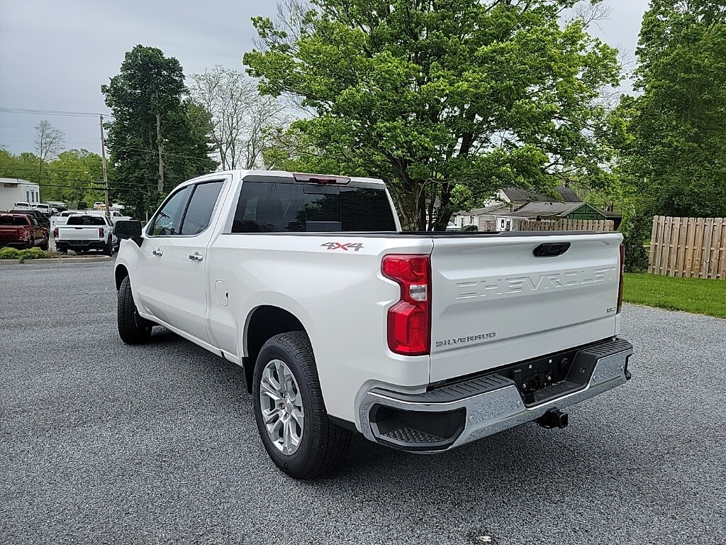 2025 Chevrolet Silverado 1500 LTZ photo 2