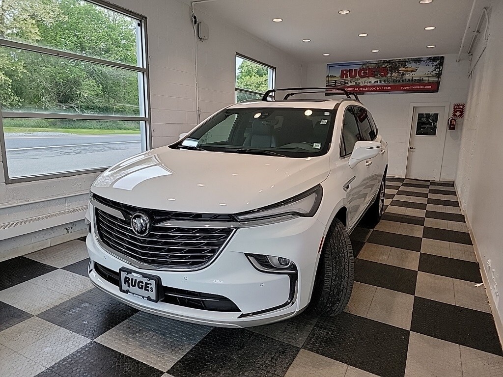 2022 Buick Enclave Premium photo 2