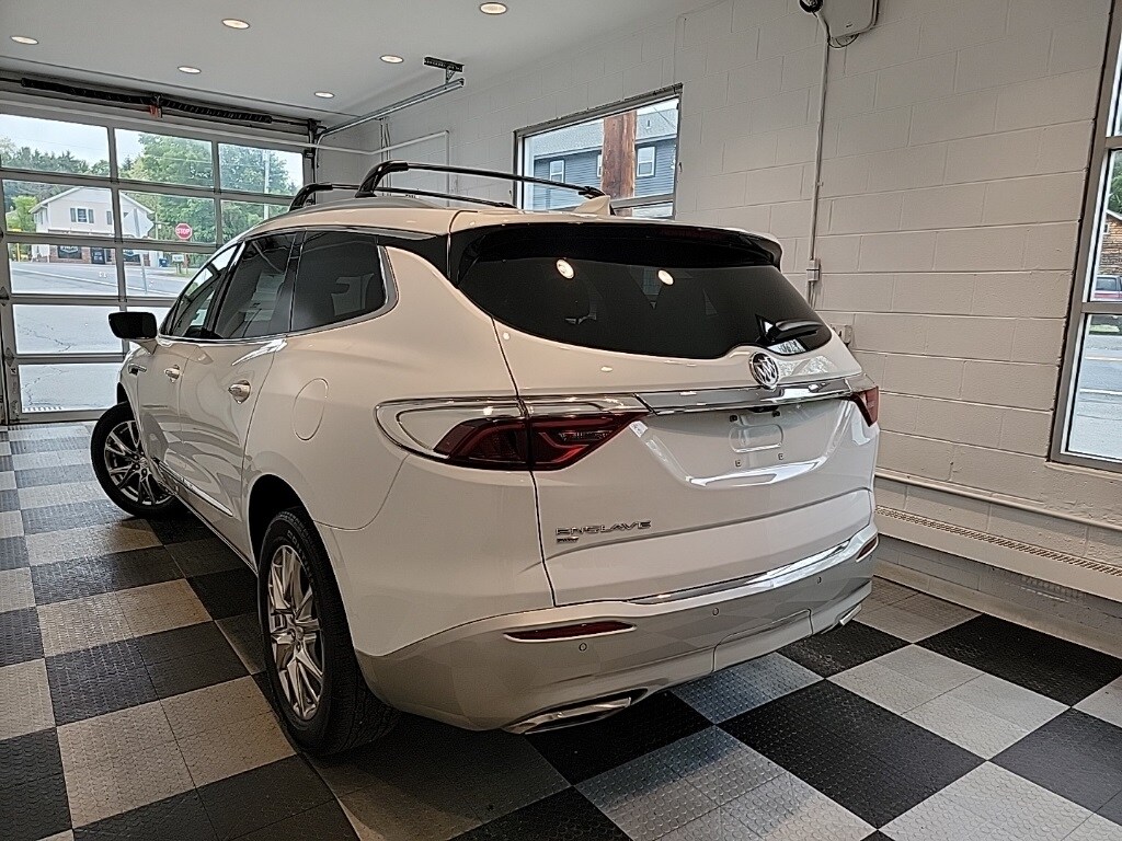 2022 Buick Enclave Premium photo 3