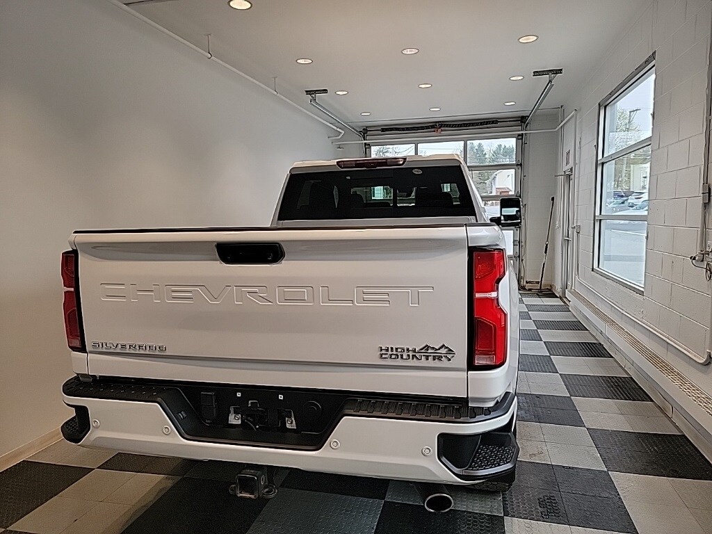 2024 Chevrolet Silverado 2500HD High Country photo 4