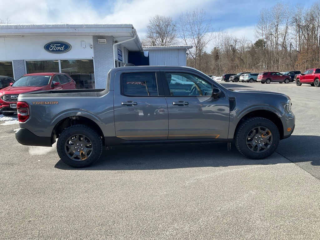 2025 Ford Maverick Tremor photo 2