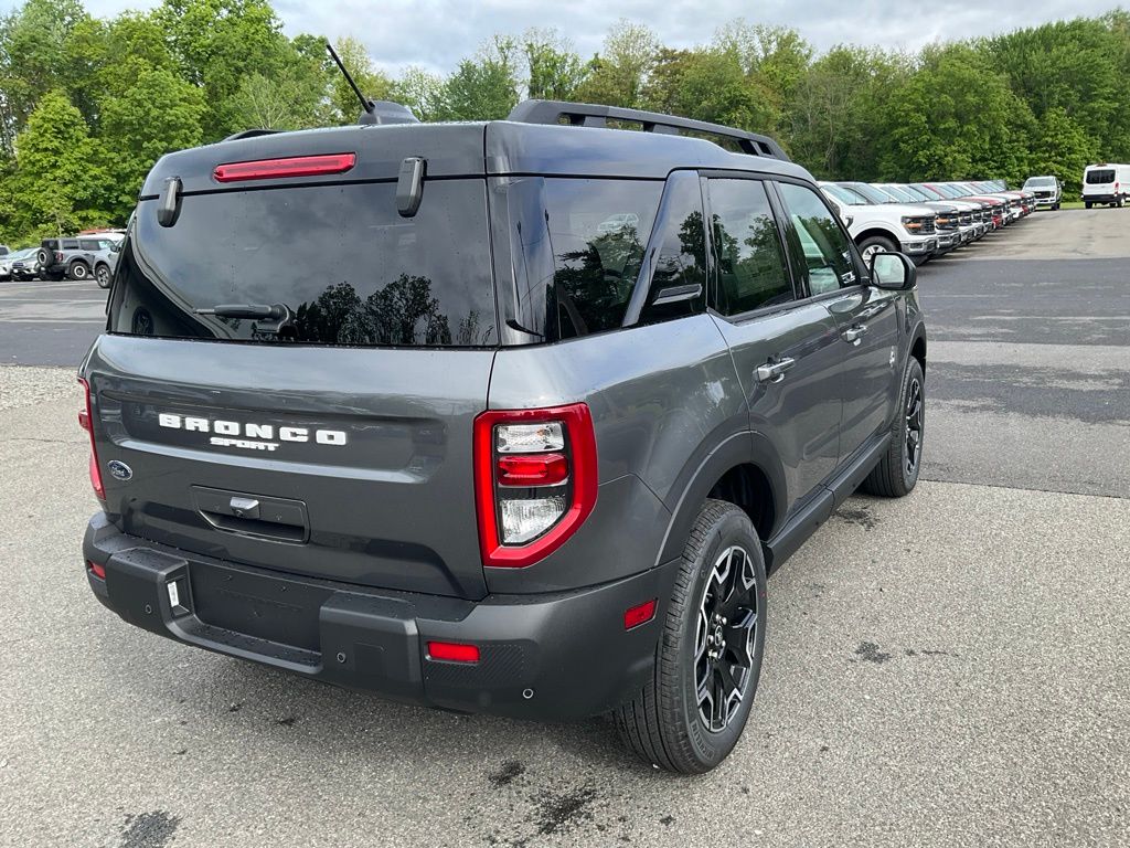 2025 Ford Bronco Sport Outer Banks photo 3