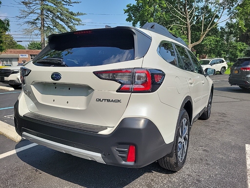 2022 Subaru Outback Limited photo 3