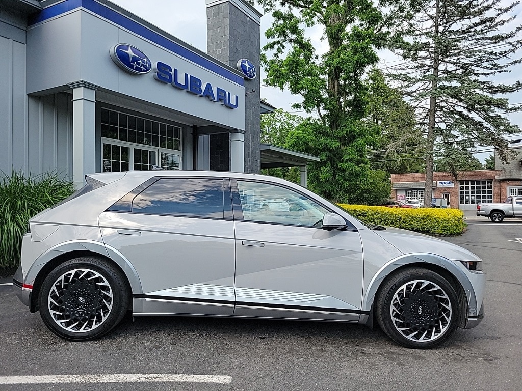 Used 2022 Hyundai IONIQ 5 Limited with VIN KM8KRDAF6NU104223 for sale in Rhinebeck, NY