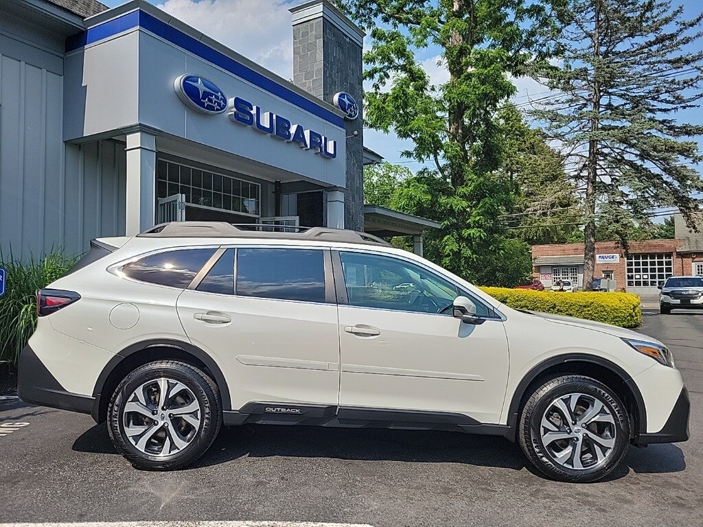 2022 Subaru Outback Limited photo 2