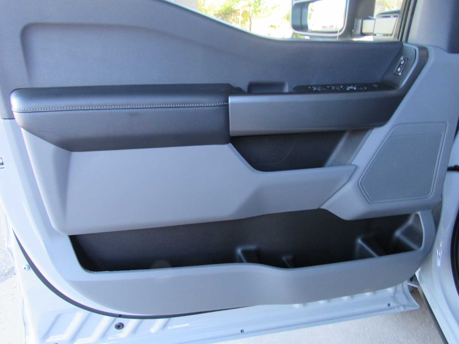 2026 Ford F-350 Super Duty XLT - Photo 16
