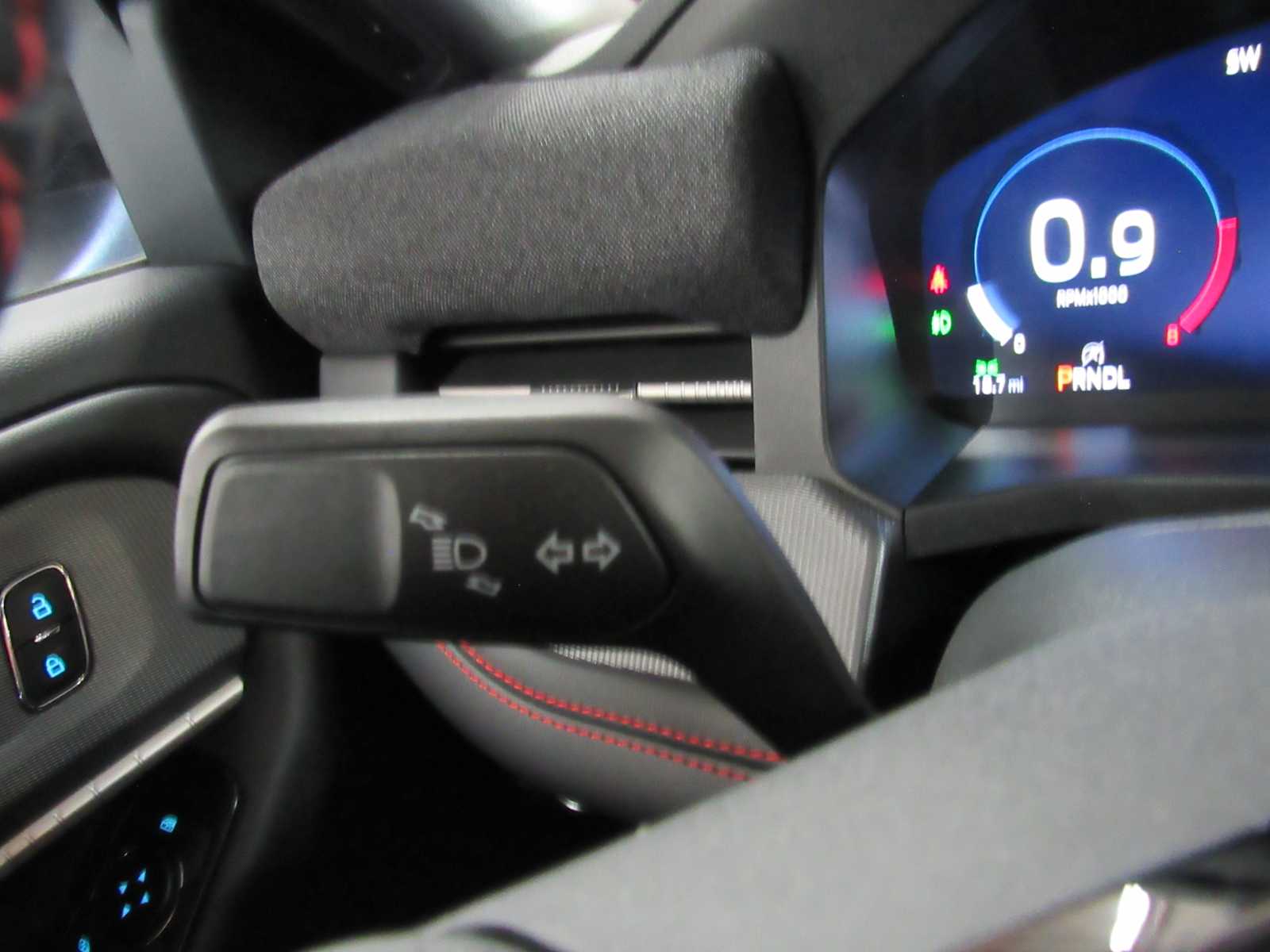 2026 Ford Explorer ST-Line - Photo 23