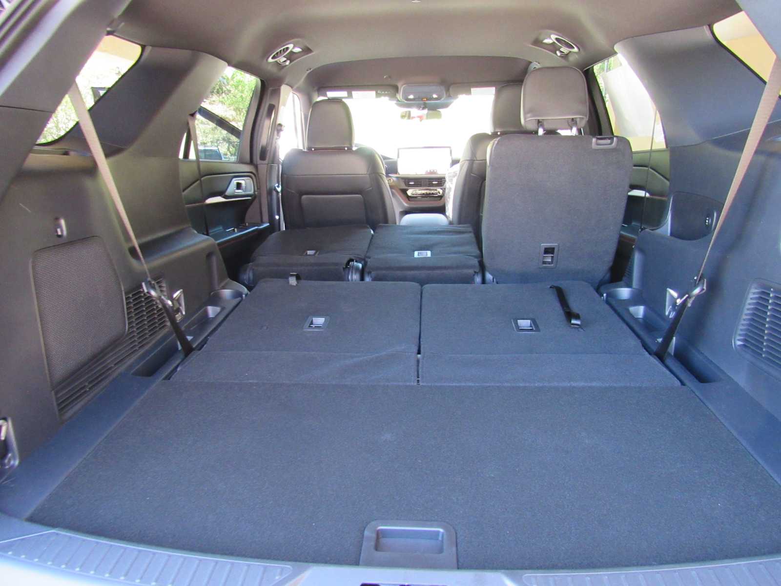2026 Ford Explorer ST-Line - Photo 73