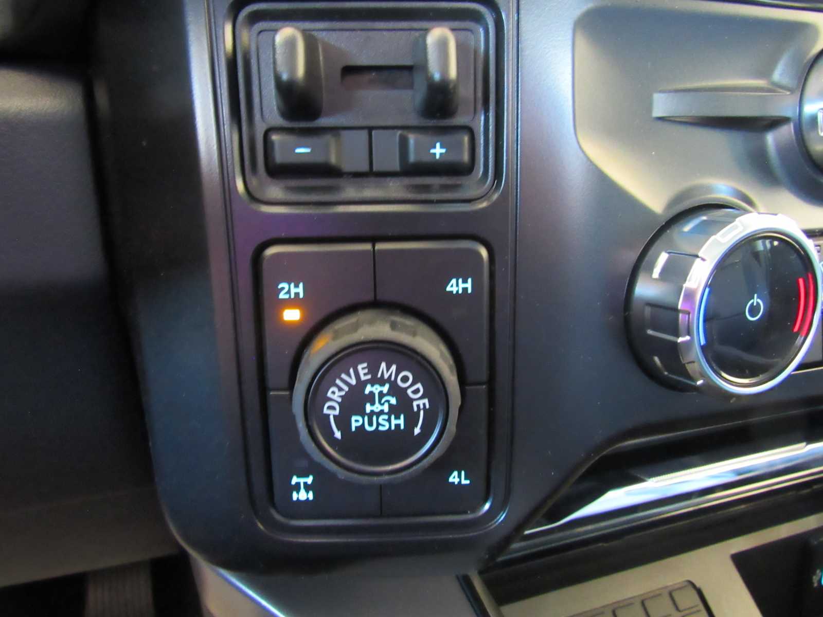 2026 Ford F-350 Super Duty Lariat - Photo 55