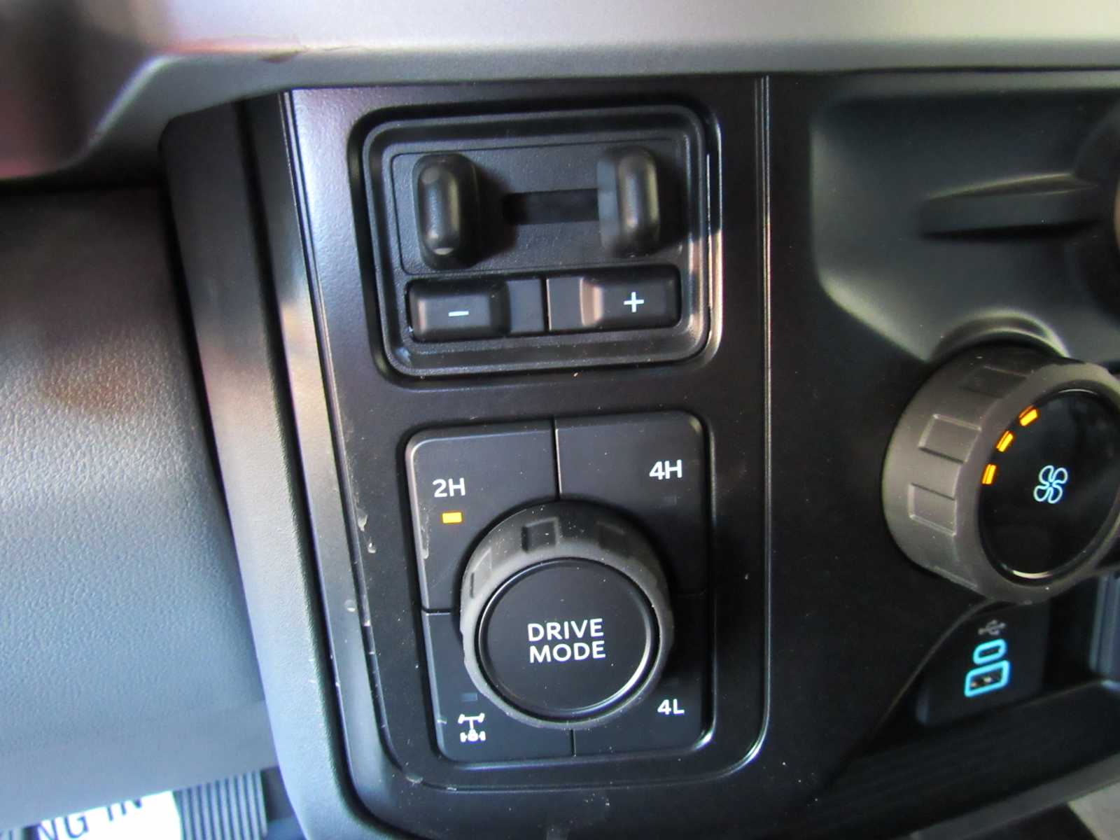 2026 Ford F-350 Super Duty XLT - Photo 28