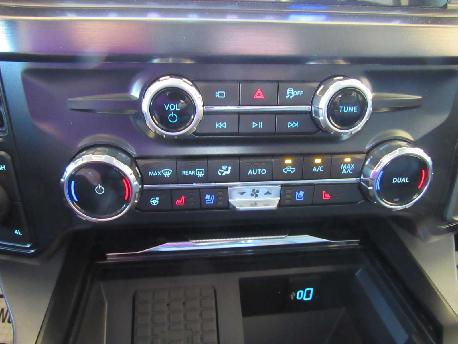 2026 Ford F-350 Super Duty Lariat - Photo 74