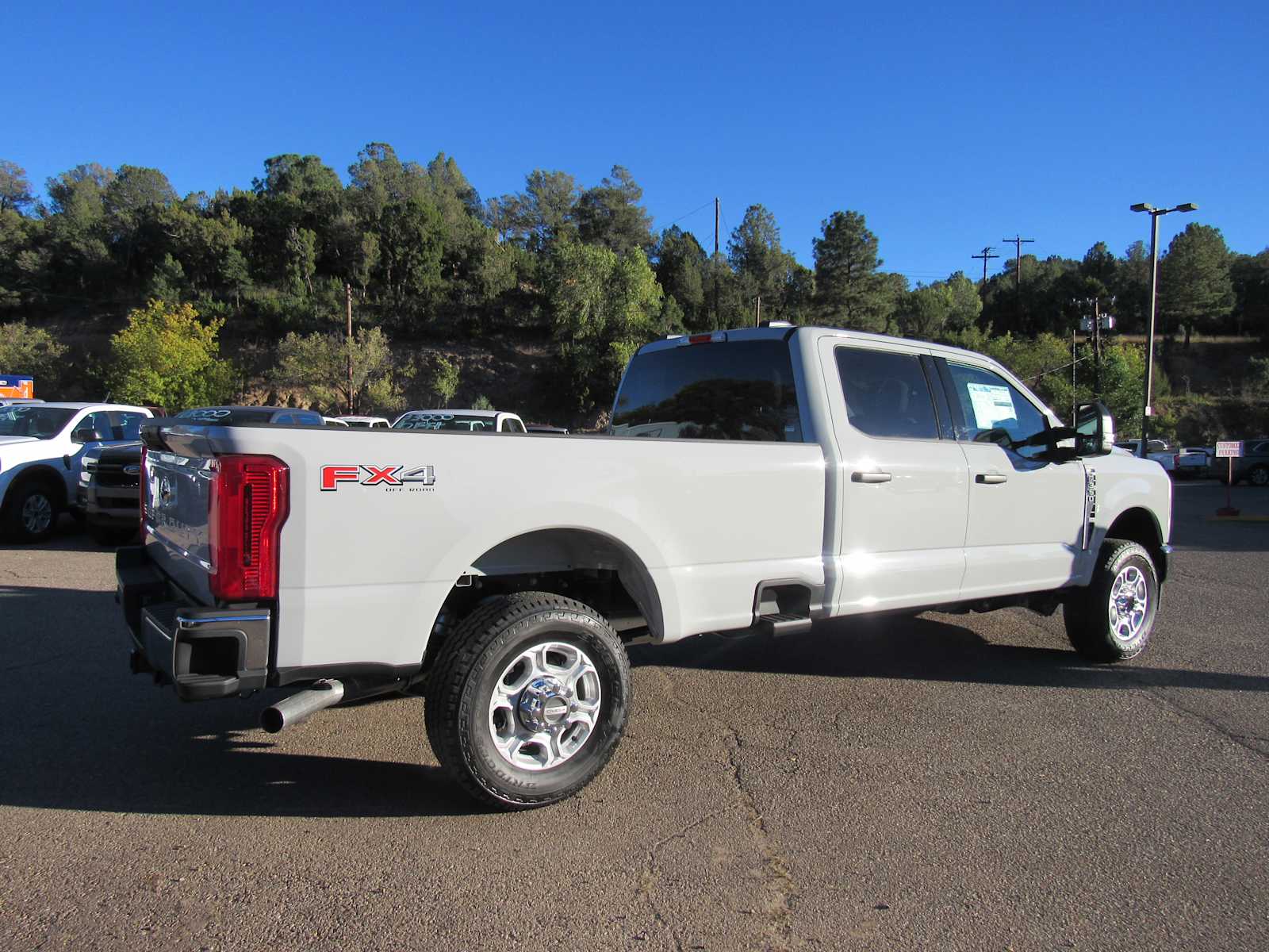 2026 Ford F-350 Super Duty XLT - Photo 6