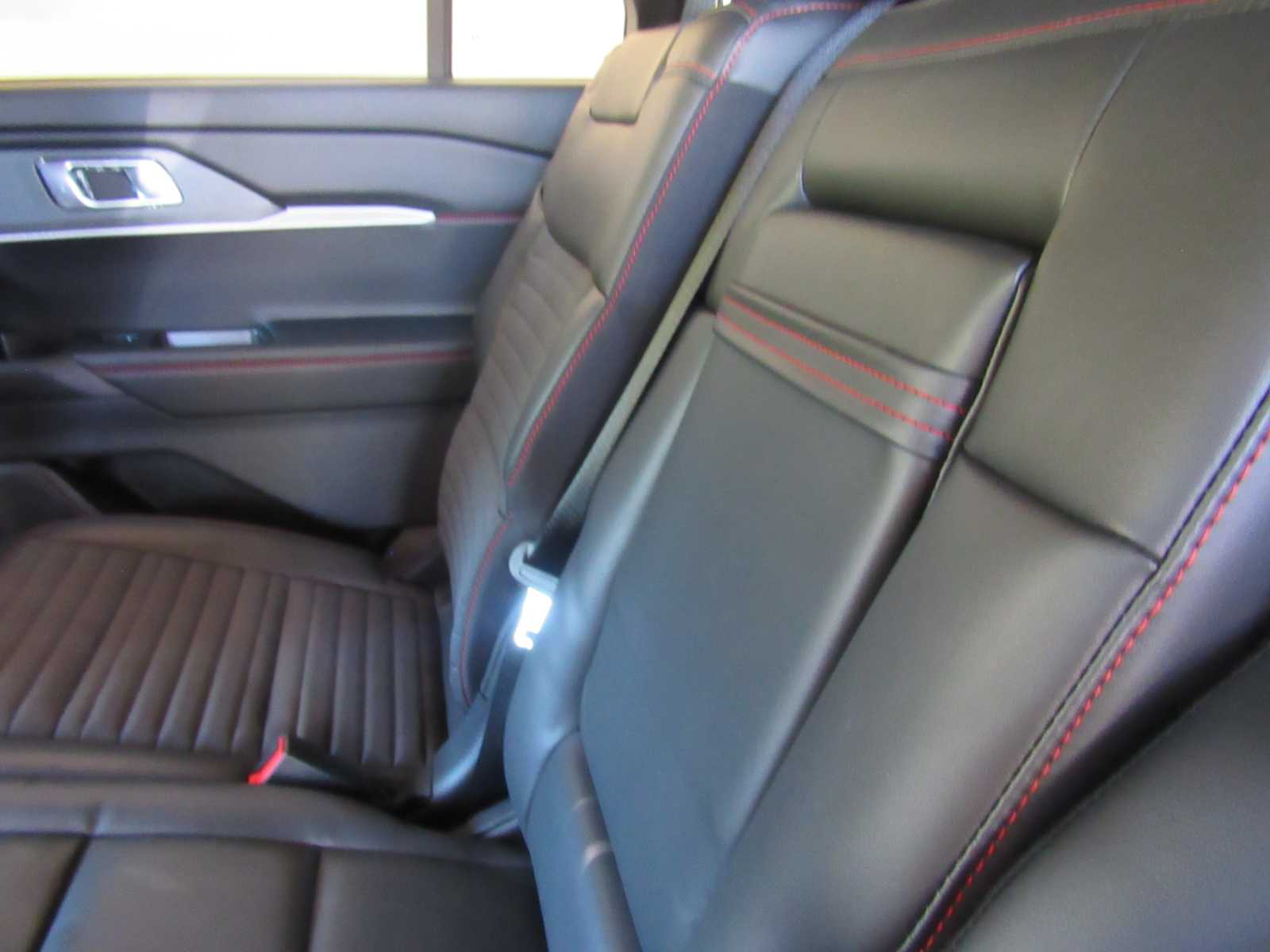 2026 Ford Explorer ST-Line - Photo 72
