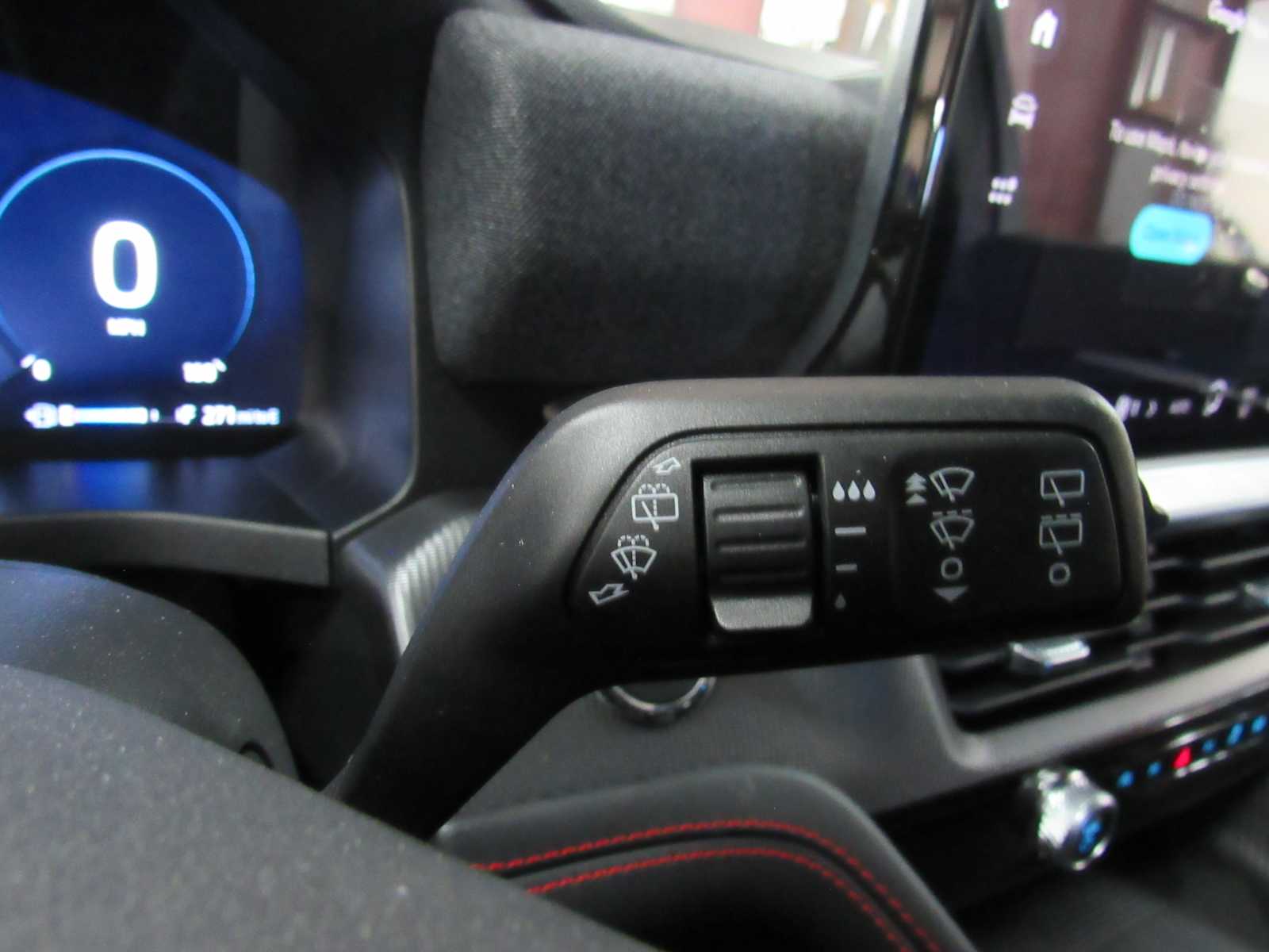 2026 Ford Explorer ST-Line - Photo 22