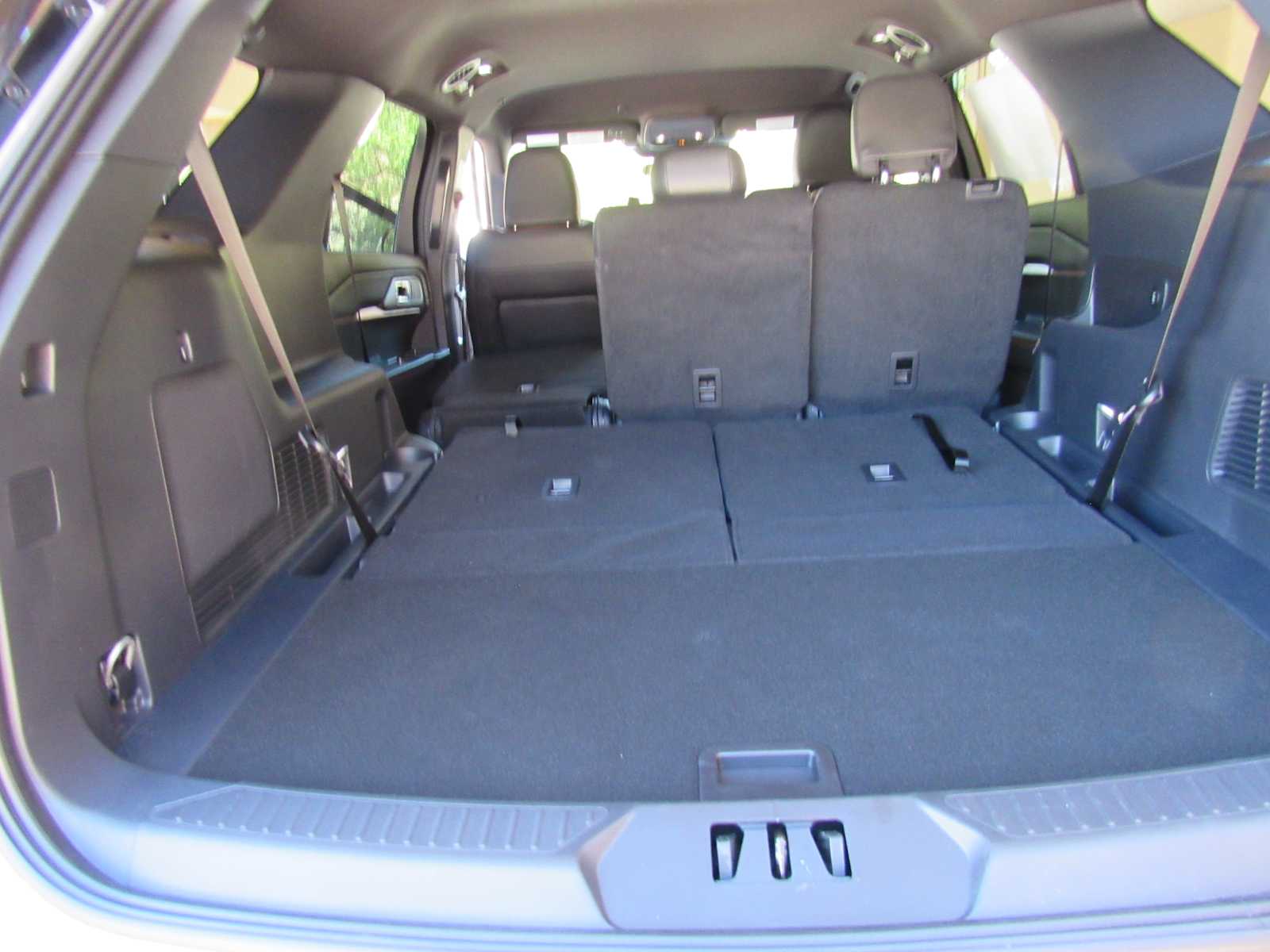 2026 Ford Explorer ST-Line - Photo 71