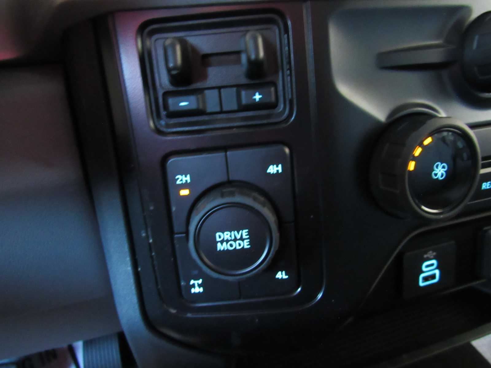2026 Ford F-350 Super Duty XLT - Photo 44
