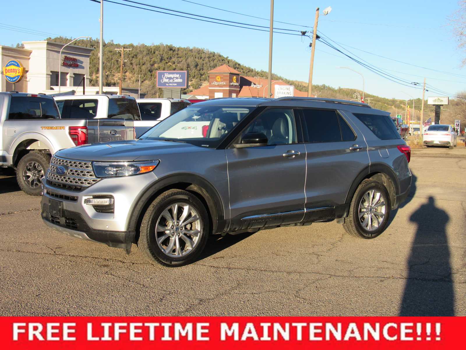 2024 Ford Explorer Limited's photo