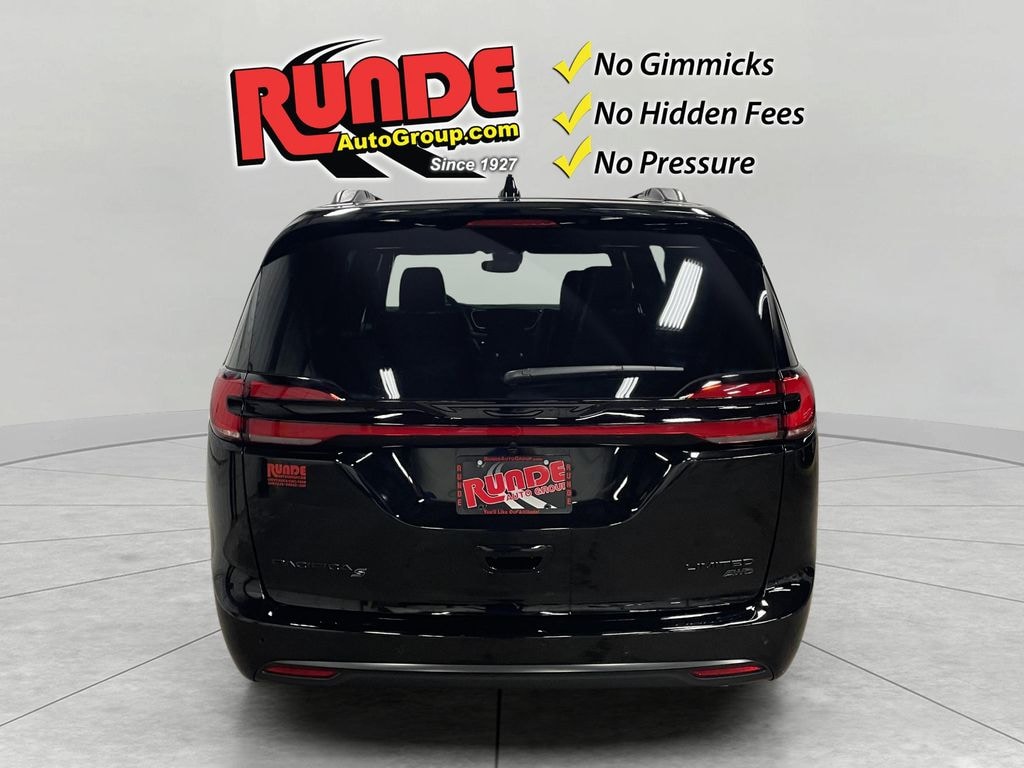 New 2027 Chrysler Pacifica LIMITED AWD Passenger Van