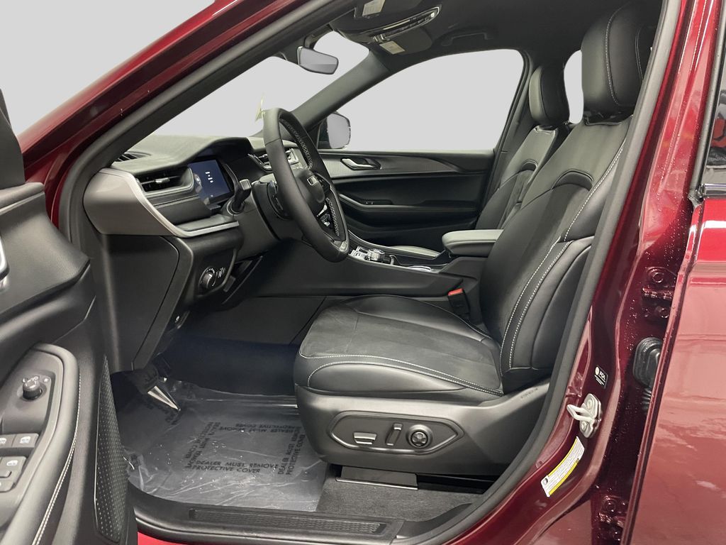2025 Jeep Grand Cherokee Altitude - Photo 13