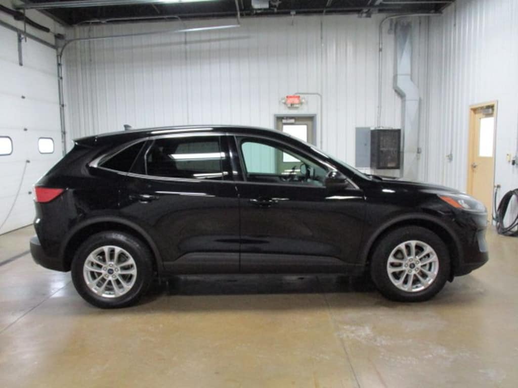 Used 2020 Ford Escape SE Sport Utility