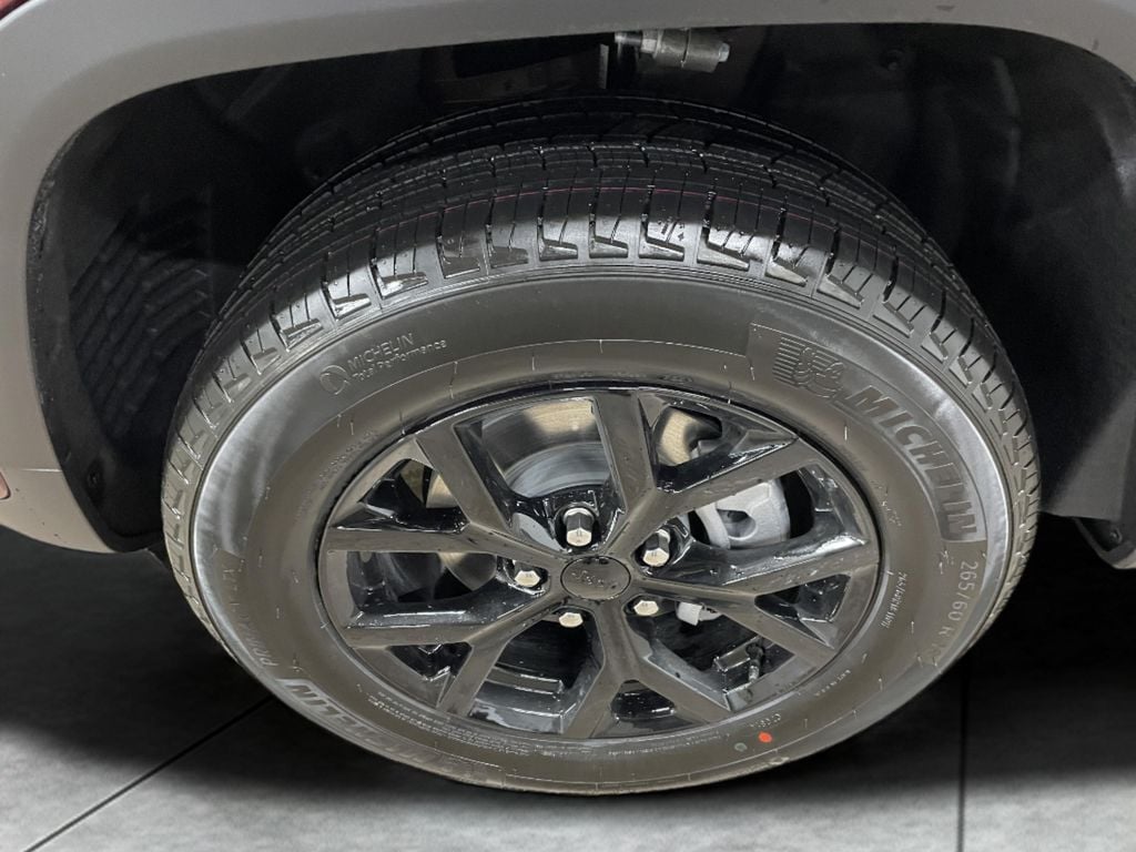 2025 Jeep Grand Cherokee Altitude - Photo 19