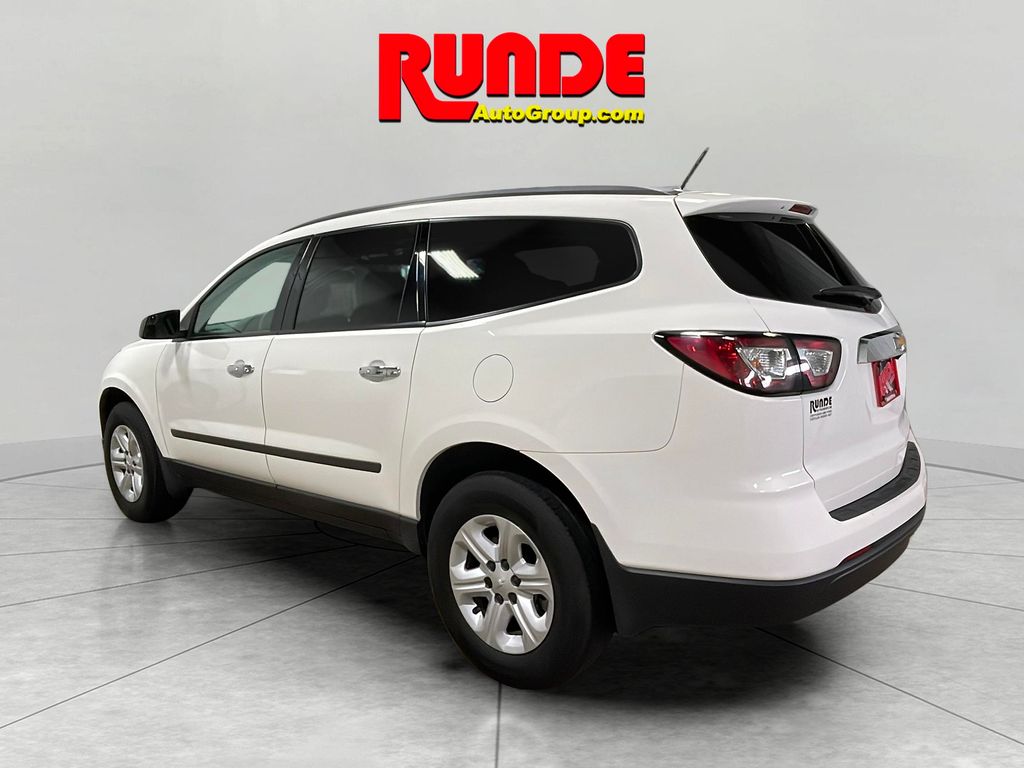 2014 Chevrolet Traverse LS photo 3