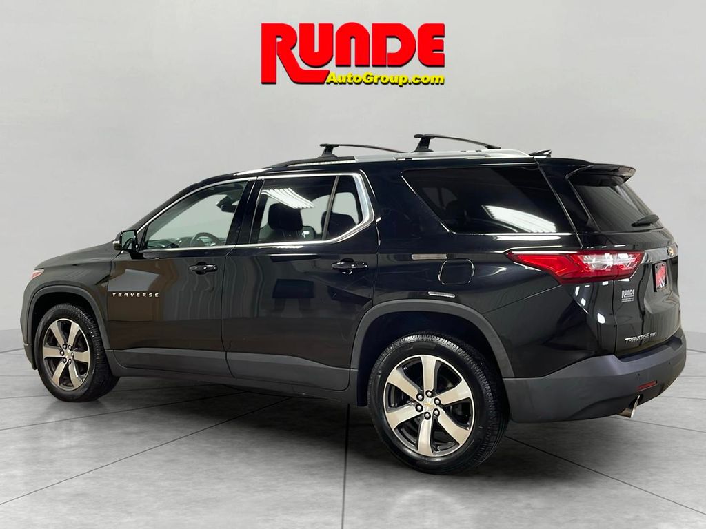 2018 Chevrolet Traverse 3LT photo 2