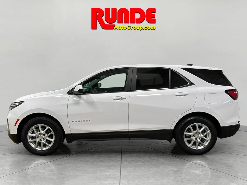 2022 Chevrolet Equinox LT photo 2