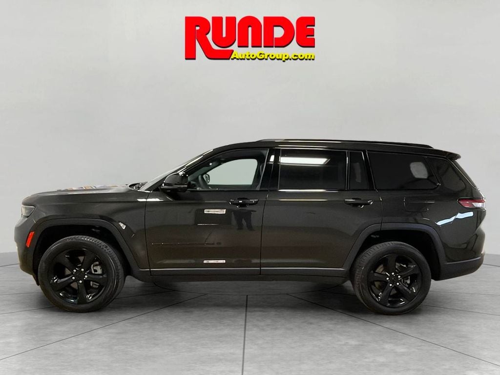 Used 2024 Jeep Grand Cherokee L Limited with VIN 1C4RJKBGXR8500336 for sale in Manchester, IA