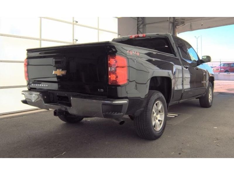 2019 Chevrolet Silverado LT photo 3