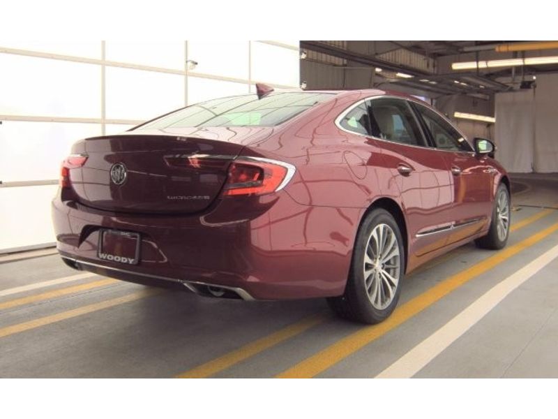 2019 Buick LaCrosse Essence photo 2