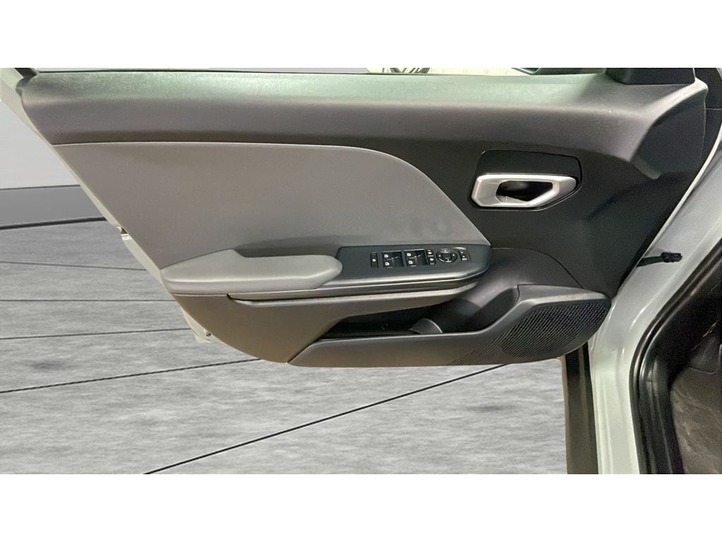 2025 Kia K4 LXS - Photo 9