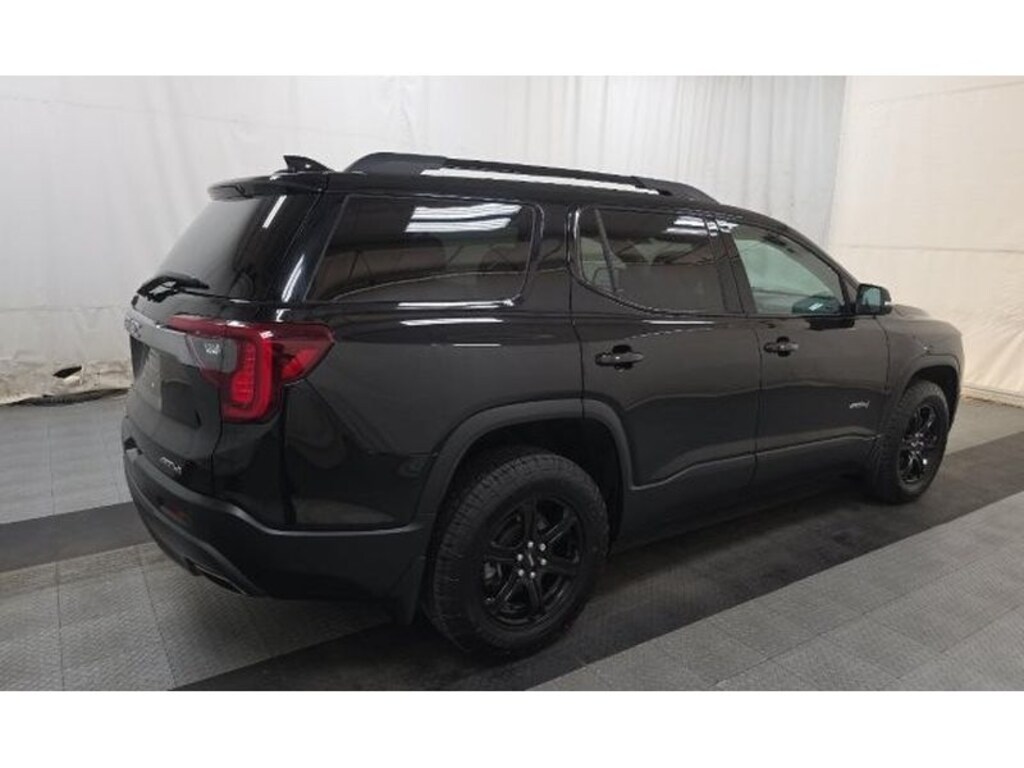 Used 2022 GMC Acadia AT4 Sport Utility