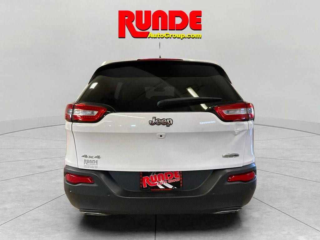 2016 Jeep Cherokee Latitude photo 4
